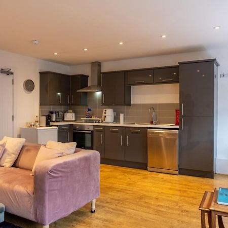 Cute 1 Bed Apartment 2 Mins From The Sea - Sleeps 4, Flat 8 The Gables, Church Street, Lyme Regis Bagian luar foto