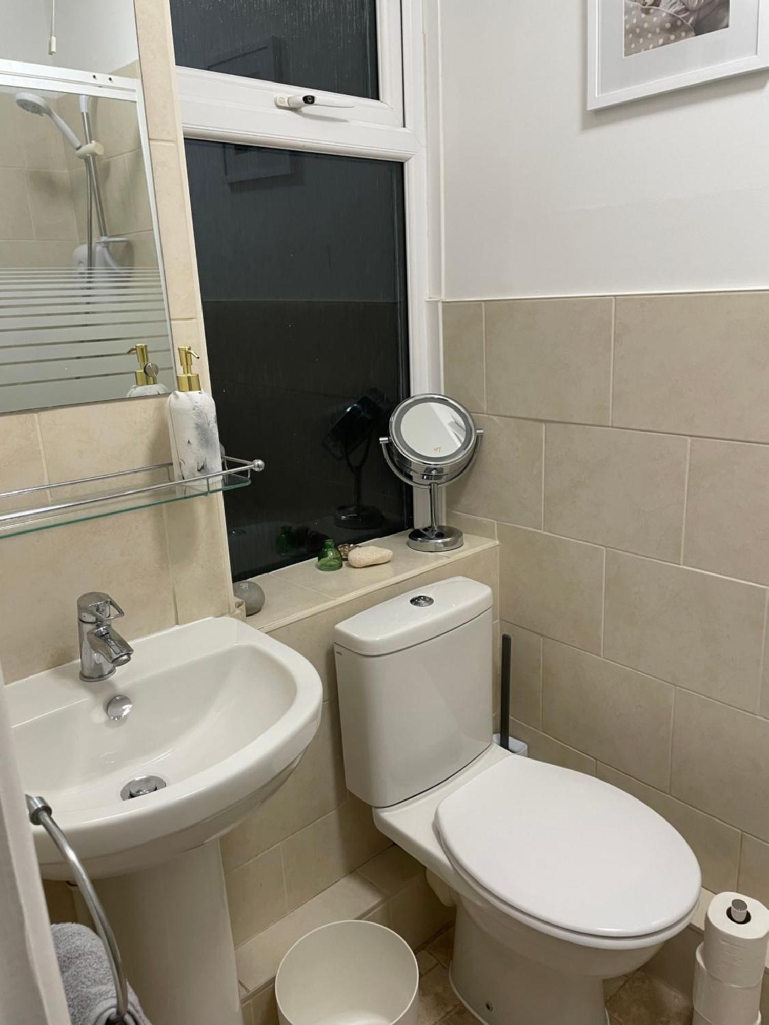 Cute 1 Bed Apartment 2 Mins From The Sea - Sleeps 4, Flat 8 The Gables, Church Street, Lyme Regis Bagian luar foto
