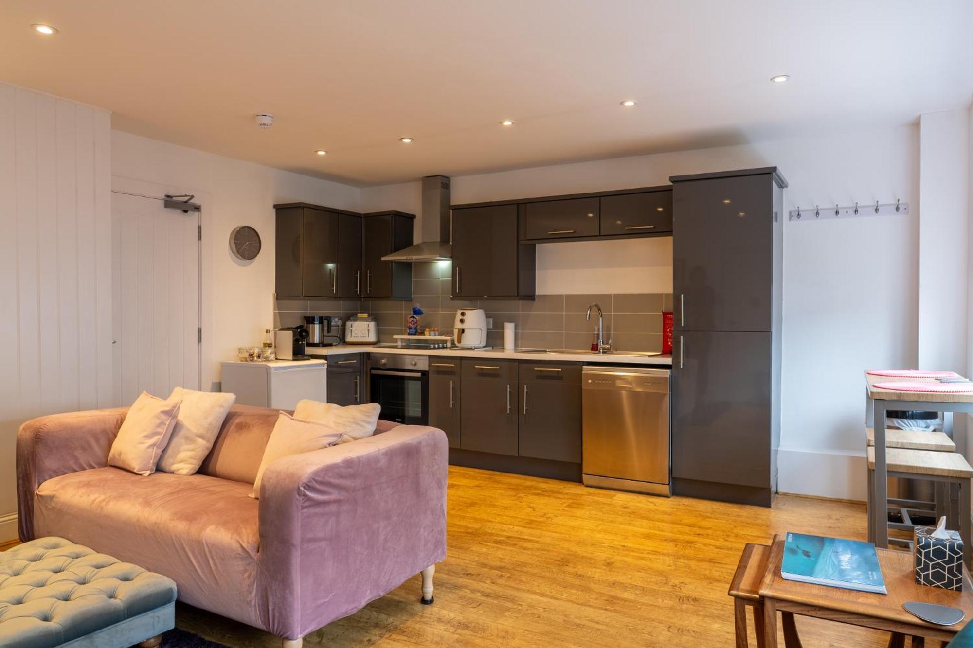 Cute 1 Bed Apartment 2 Mins From The Sea - Sleeps 4, Flat 8 The Gables, Church Street, Lyme Regis Bagian luar foto