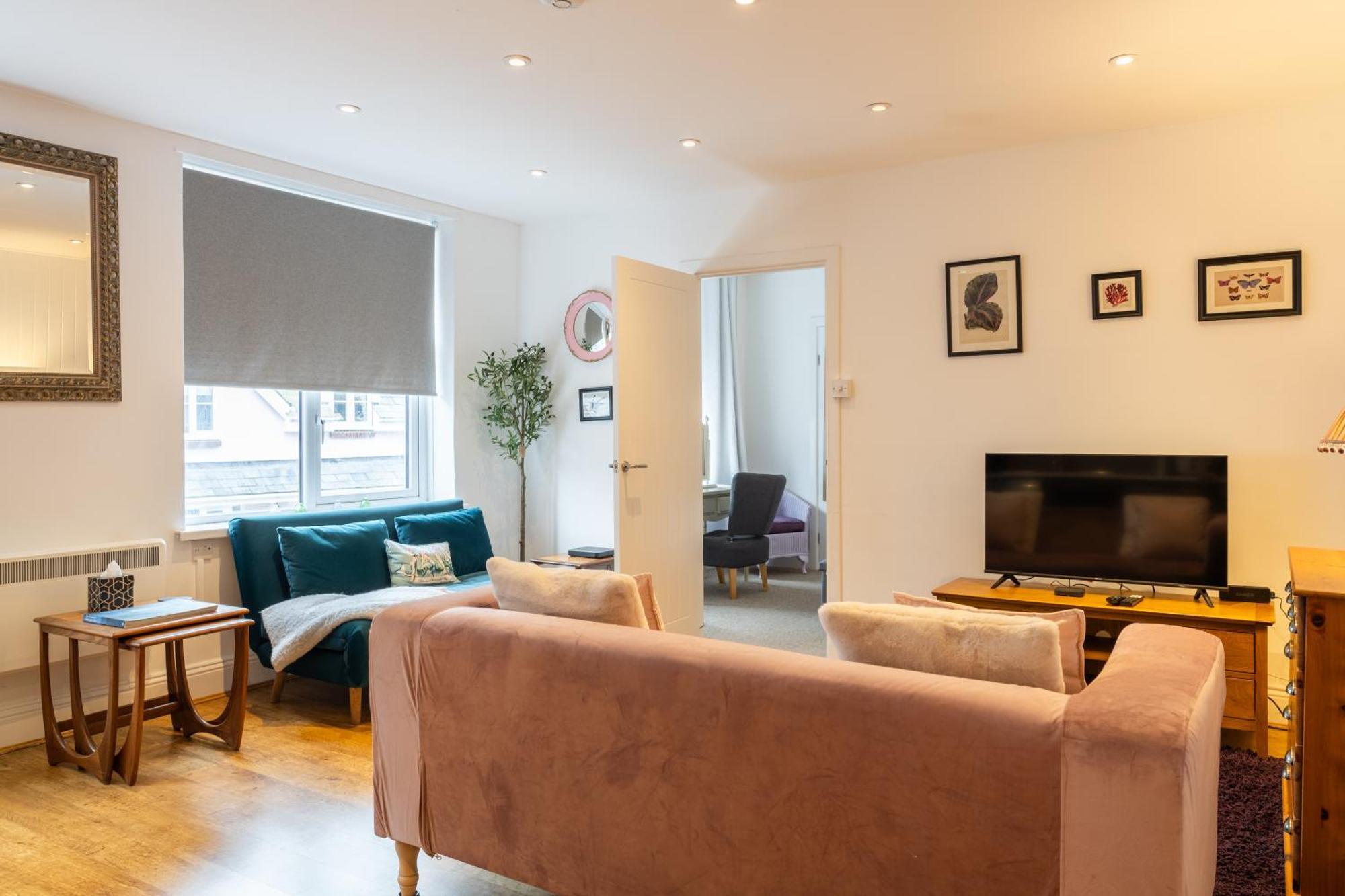 Cute 1 Bed Apartment 2 Mins From The Sea - Sleeps 4, Flat 8 The Gables, Church Street, Lyme Regis Bagian luar foto
